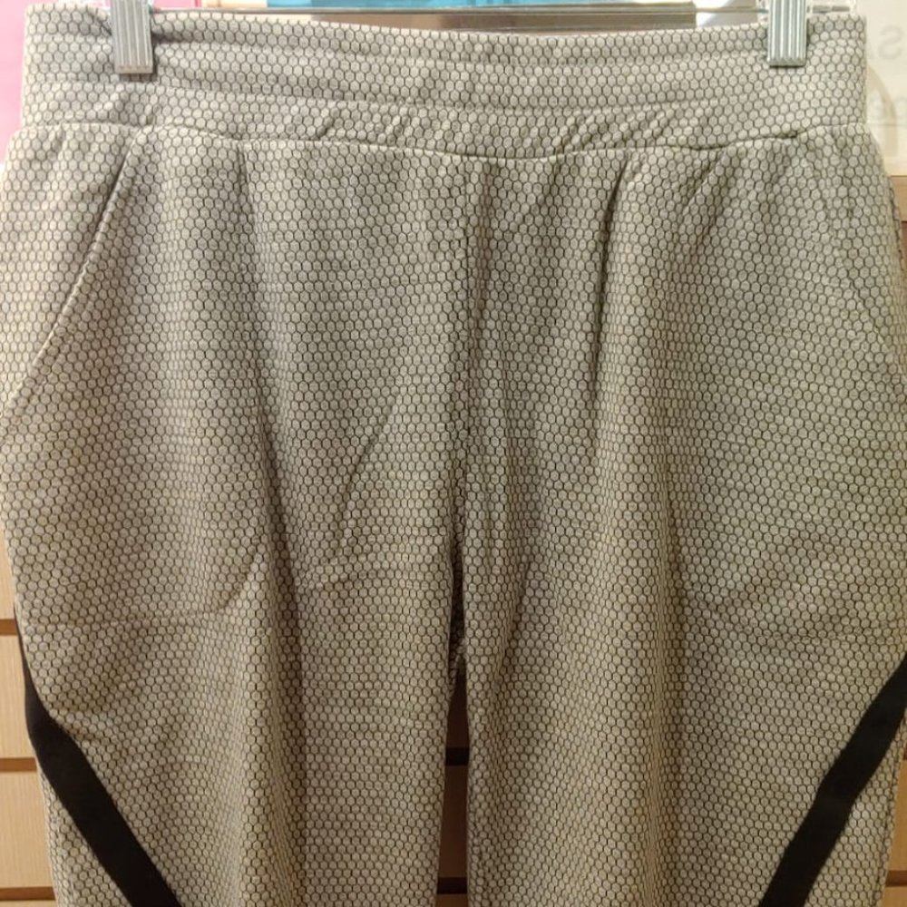 CM Fashion men's shorts with pockets elastic waist with drawstring